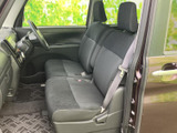 運転しやすい視界と、ゆったりとした空間が魅力です。操作しやすい位置に配置されたスイッチ類も、運転の快適性を高めます。