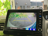 後方の状況を安全に確認できるバックモニター。狭い道や駐車場での運転をサポートします。