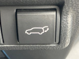 【パワーバックドア】スマートキーや運転席のボタンを押すだけでリアゲートが自動で開閉します!荷物を持っている時や、高い位置にあるバックドアを閉める際に便利な機能です♪
