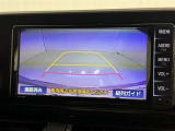 後方の見える安心をお届けするバックガイドモニター付:バックするときのアシストラインもあって楽々バック!車庫入れや縦列駐車をサポートし、苦手な駐車も安心です!今やもう手放せない装備ですネ♪