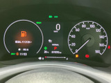 見やすいメーター類で、運転に必要な情報を的確に把握できます。運転状況を常に把握し、安全運転をサポートします。