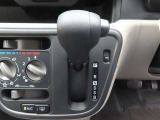 インパネシフトのCVTオートマチック車です。