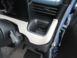 運転席用のドリンクホルダーです!