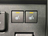 寒い日のドライブを快適にする運転席&助手席シートヒーターが付いてます。アクセサリーソケット(12V/120W)も装備されています。