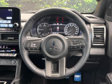 【純正革巻きステアリング】上質な革を使用することで、手にしっかり馴染みとても運転しやすいハンドルです♪