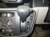 変速ショックの無い無段変速のCVT。燃費も良好です。