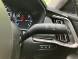 操作しやすいウインカーレバーで、スムーズな車線変更をサポート。直感的な操作感で、安全運転をサポートします。