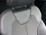 Audi正規ディーラーが高品質をお約束。高度な訓練・教育を受けたAudi専任メカニックが、100項目にもおよぶ精密な点検を実施いたします。すべてをクリアしたAudi車だけが、あなたのお手元に届けられるのです。