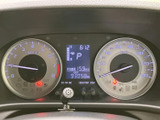 視認性の高いメーター類は、運転に必要な情報を的確にドライバーへ伝えます。走行状況を常に把握できる安心感があります。