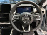 ステアリングはテクノレザー