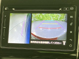 駐車時の安全性を高めるバックモニターです。狭い場所でも、周囲の状況をしっかり確認できます。後退時の接触事故を減らす効果が期待できます。
