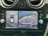 アラウンドビューモニターで車の周囲の情報が室内でわかります。