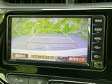 後方からの安全確認をサポートするリアビューモニター。狭い道や駐車時も、より安心して運転できます。