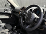 ◆LIBERALAは、輸入車選びの新たなスタイルを提案するインポート・セレクト・ブランドです。オーナー様となる方がクルマから直接感じる感性を第一にした、最良の一台との出会いをコーディネートいたします。