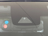 【トヨタセーフティセンス】走行中に前方の車両等を認識し、衝突しそうな時は警報とブレーキで衝突回避と被害軽減をアシスト。より安全にドライブをお楽しみいただけます。