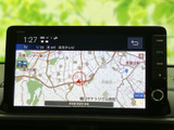 高精細な地図表示で、目的地までのルートをスムーズに検索できます。渋滞情報もリアルタイムで確認でき、効率的な移動に役立ちます。