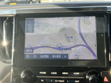 見やすい地図表示で、目的地へのナビゲーションをスムーズに行えます。運転に集中しながら、安全な運転をサポートします。