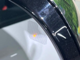 ブラインドスポットモニター ドライバーの死角に他の車を検知すると、ドアミラーの小さな警告灯が点灯。安全に車線を変更できます。ステアリングホイールを制御して衝突を回避するアシストをします。