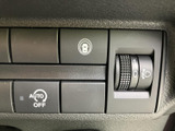 視認性の高いメーター類で、運転に必要な情報を的確に把握。安全運転をサポートします。