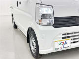 明るいライトが夜道を明るく照らしてくれます。 運転する上で、道路状況をいかに早く認識できるか重要なポイントです。 白色光が暗い道も明るく照らしてくれますよ。