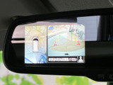 バック時の安全性を高めるバックモニターを搭載。狭い場所での駐車も安心して行えます。周囲の状況をクリアに確認し、安全運転をサポートします。