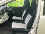 運転しやすい運転席周りのレイアウト。操作もスムーズに行えます。視界も広く、安全運転をサポートします。