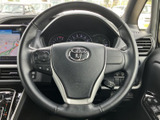握りやすいステアリングは、運転の操作性を高めます。快適なドライビングをサポートします。