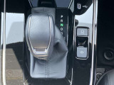 前進時や後退時に使うシフトレバーは、操作が楽でストレスなく運転を楽しめます♪