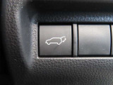 パワーバックドア装着車です。