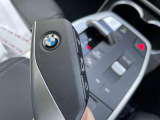 【コンフォートアクセス】スマートキーなので、キーをポケットやかばんに入れているだけでドアロックの開閉、エンジン始動が行えます。