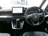 ノアの運転席まわりです。