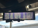 【デジタルインナーミラー】後席の大きな荷物や同乗者で後方が確認しづらい時でも安心!カメラが撮影した車両後方の映像をルームミラー内に表示。クリアな視界で状況の確認が可能です!