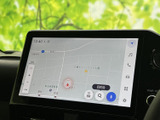 見やすい地図画面が、運転をサポート。スムーズな操作性で、目的地を簡単に見つけることができます。安全運転に貢献する、頼れる相棒です。