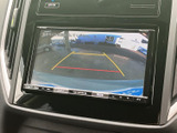 後方確認をサポートするモニターで、駐車や狭い道での運転も安心です。安全な運転をサポートする頼もしい機能です。