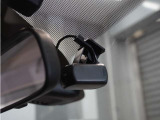 ◆ドライブレコーダー◆映像・音声などを記録する自動車用の装置です。 もしもの事故の際の記録はもちろん、旅行の際の思い出としてドライブの映像を楽しむことができます。