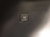 デッキサイド左側には、アクセサリーコンセント(AC100V・1500W)が設置されています。電化製品も使用可能です。停電などの非常時に活用できる、非常時給電システムを設定。詳しくはスタッフまで。