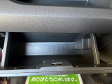 よく使うものが手を伸ばせばすぐ届く。機能的で充実した収納。