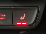 ●フロントシートヒーティング:運転席・助手席共に三段階で調節が可能なシートヒーターを装備しております。季節を問わず快適にご使用いただけます。