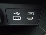 ナビ連動USB・充電USB