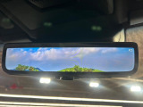 【デジタルインナーミラー】後席の大きな荷物や同乗者で後方が確認しづらい時でも安心!カメラが撮影した車両後方の映像をルームミラー内に表示。クリアな視界で状況の確認が可能です!