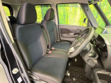 運転席シート廻りは使用感も少なく、良好な状態となっています。前オーナー様が丁寧に使っていたことがよくわかりますね。