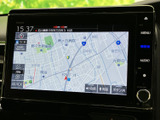 目的地までスムーズに。見やすい地図画面で、運転中のナビゲーションをサポートします。初めての道でも安心してお出かけいただけます。