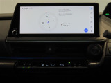 ディスプレイオーディオを装備。スマホとクルマをつなぐことで、これまでのナビに加えて、いろんなサービスが楽しめます。
