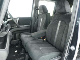 ◆バックカメラ◆リバースにするだけで映ります、後方の安全確認や、狭い駐車場での車庫入れ、雨の日や夜間など視界の悪い時に便利です!安全にバックする為には欠かせない装備です。