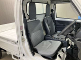 【運転席・助手席転席】運転席の足もともゆったり快適に★