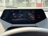 見やすいメーター類で、運転に必要な情報を的確に把握できます。運転に集中できるデザインで、安全なドライブをサポートします。
