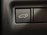 【パワーバックドア】スマートキーや運転席のボタンを押すだけでリアゲートが自動で開閉します!荷物を持っている時や、高い位置にあるバックドアを閉める際に便利な機能です♪
