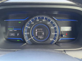 視認性の高いメーター類は、運転に必要な情報を的確に伝えます。運転に集中できる、シンプルで分かりやすいデザインです。