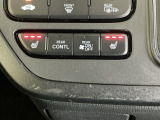 運転席/助手席シートヒーターで寒い日もすぐに温かくなり快適に過ごせます。3段階の温度調整が可能です