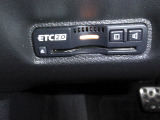 ETC付。高速道路の料金所はキャッシュレスで通過です。サービスエリア等にあるスマートインターの出入りも利用可能でとっても便利。ご納車後すぐにお使い頂けるようセットアップしてのお渡しとなります。